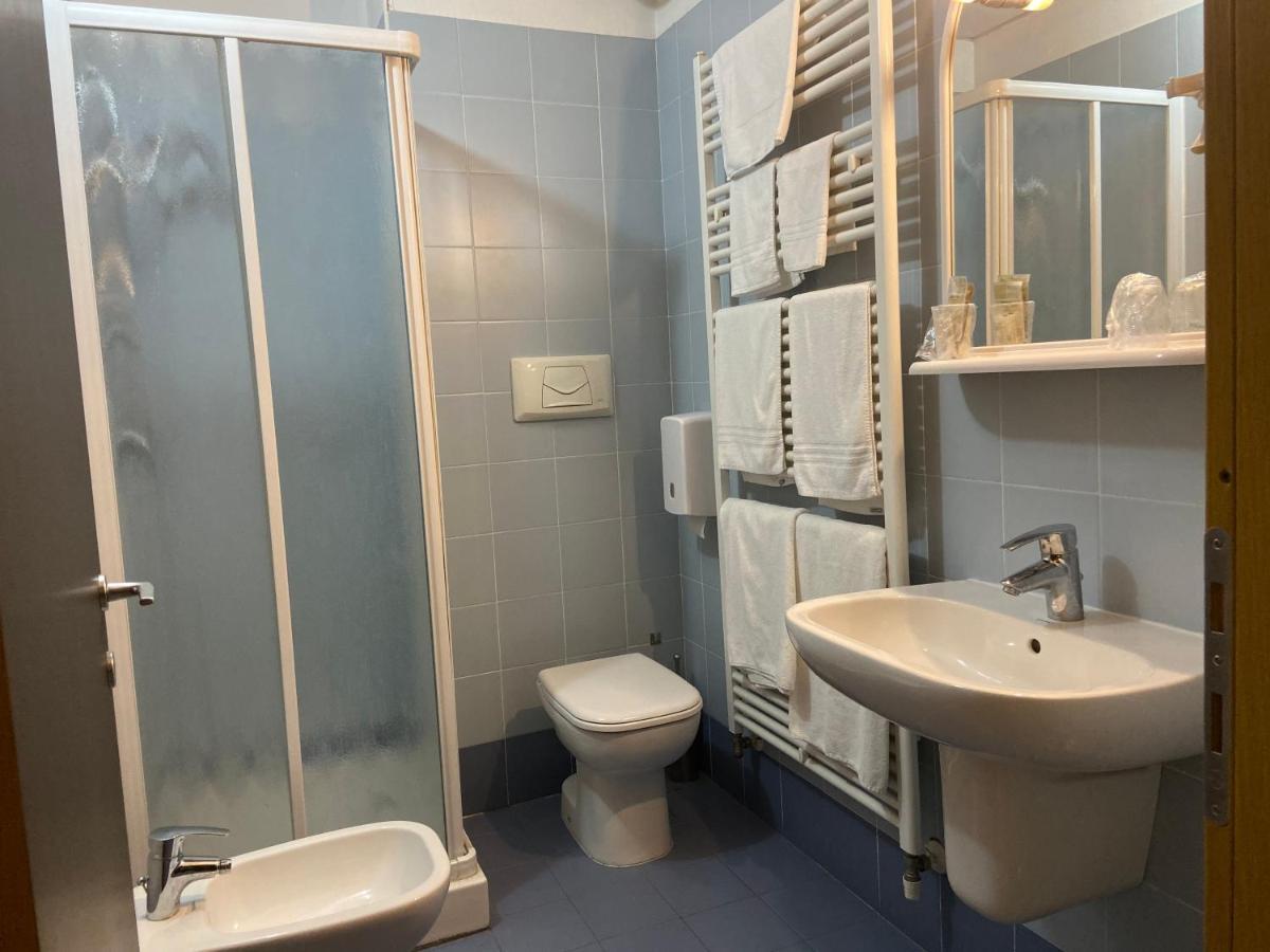 Hotel Santa Giulia Castenedolo Екстер'єр фото